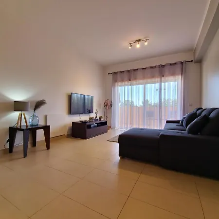 Royal Garden T2 By Yha Apartmán Conceição