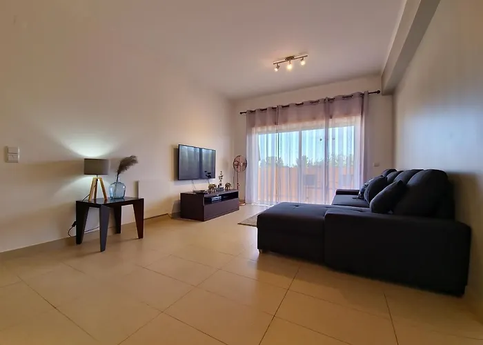 Royal Garden T2 By Yha Apartament Conceição